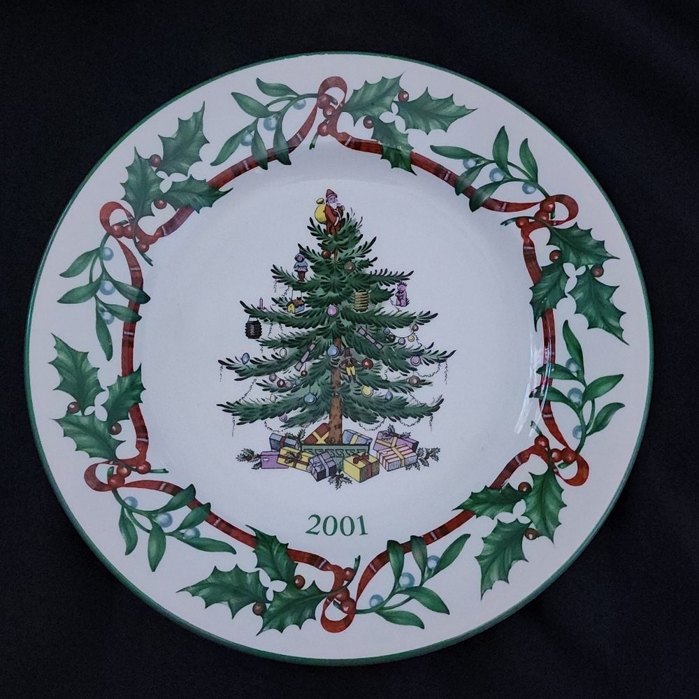 Spode 2001 Christmas Tree Collector Plate Holly England